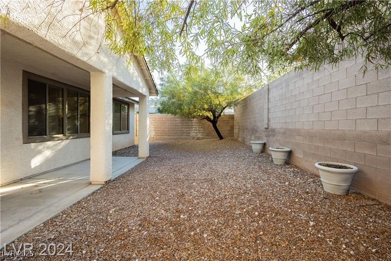 11204 Newbury Hills Avenue Property Photo 44