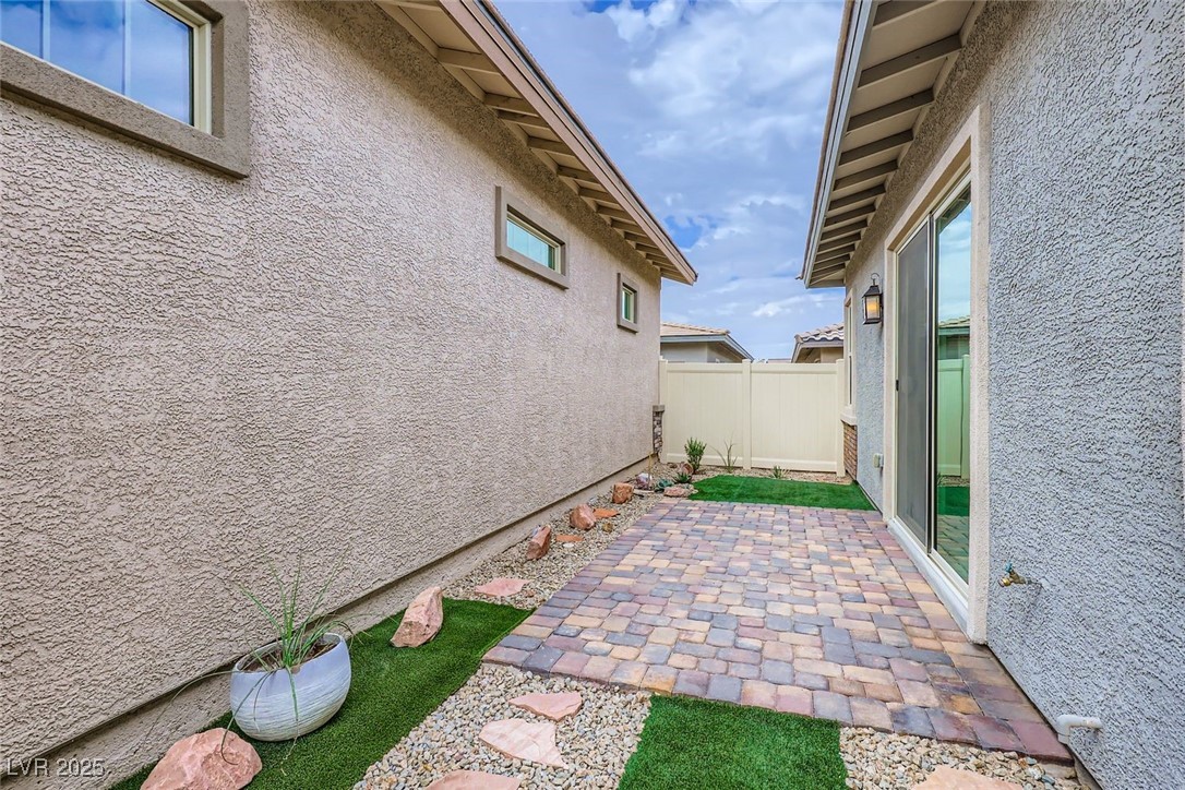 759 Praire Plume Street Property Photo 17