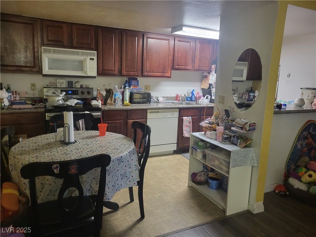 2716241 Property Photo 5