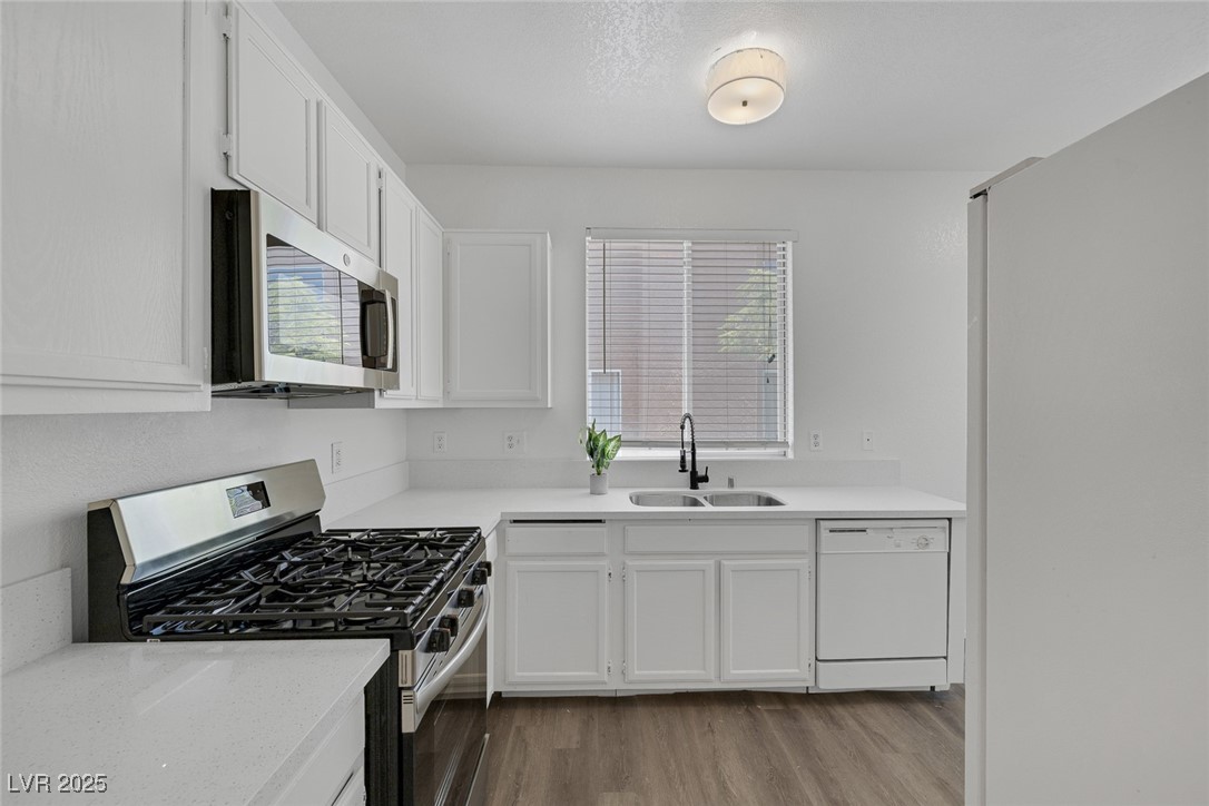 6520 Lombard Drive Property Photo 8
