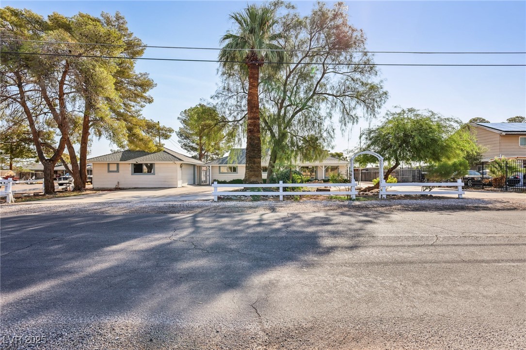 1744 Leonard Lane Property Photo 5