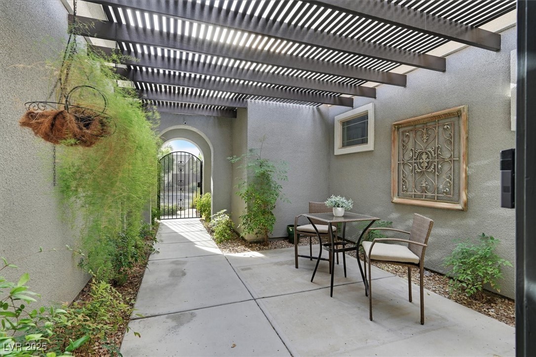 2656 La Boutique Street Property Photo 1