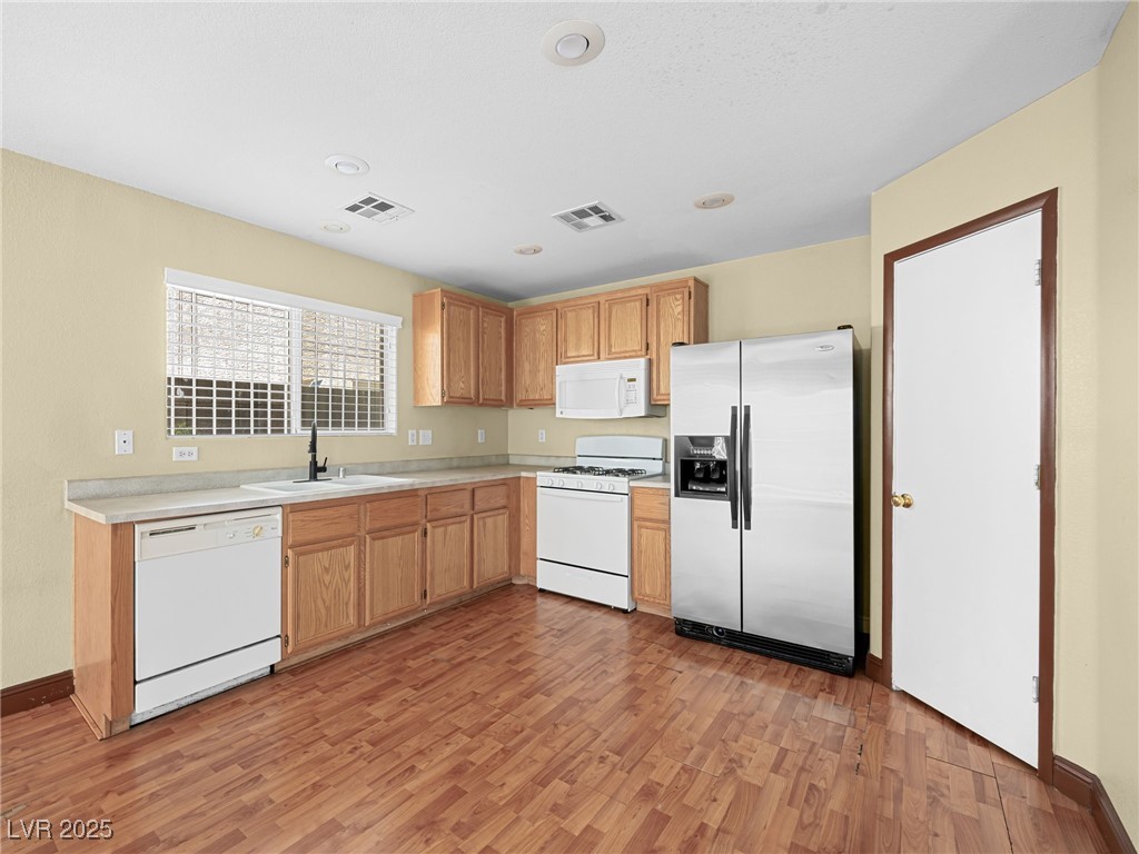 1291 Orange Meadow Street Property Photo 9