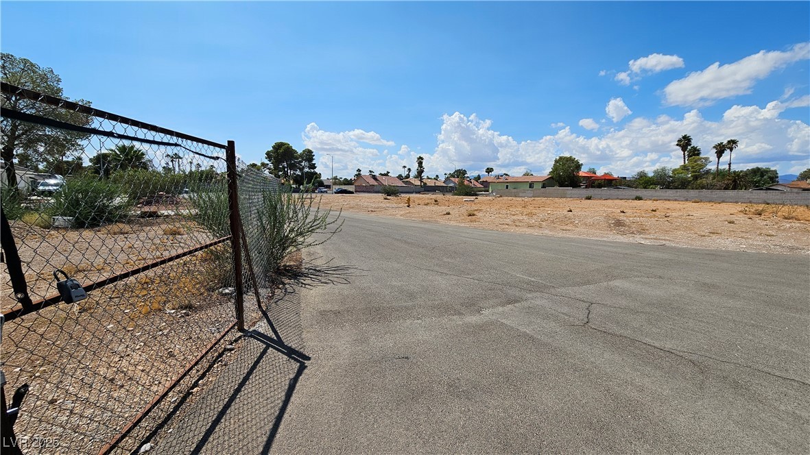 Le Mann Property Photo 2