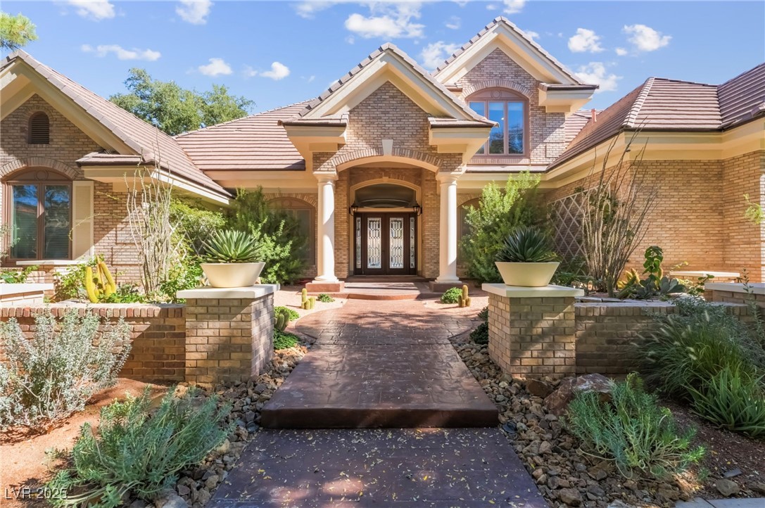 2335 Dolphin Court Property Photo 2