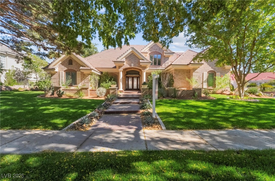 2335 Dolphin Court Property Photo 3