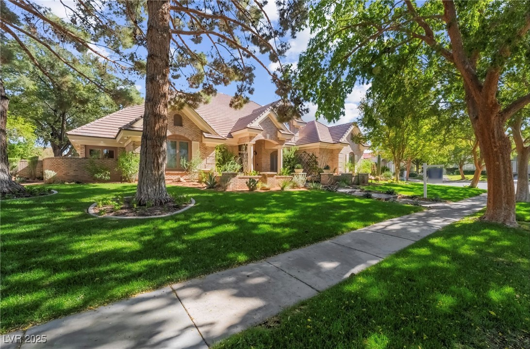 2335 Dolphin Court Property Photo 4