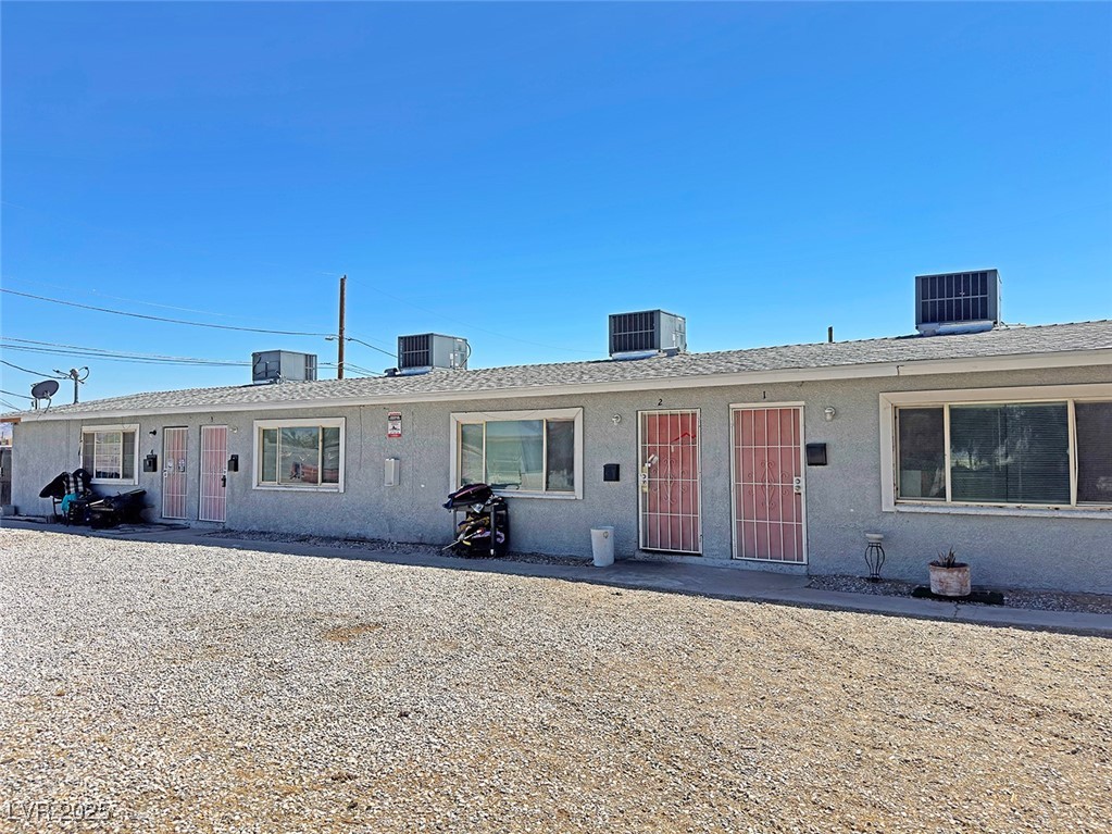 718 West Wilson Avenue Property Photo 1