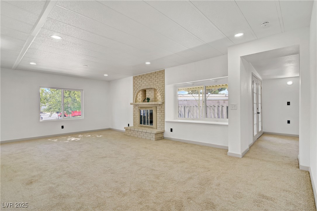 153 Sir Thomas Drive Property Photo 4