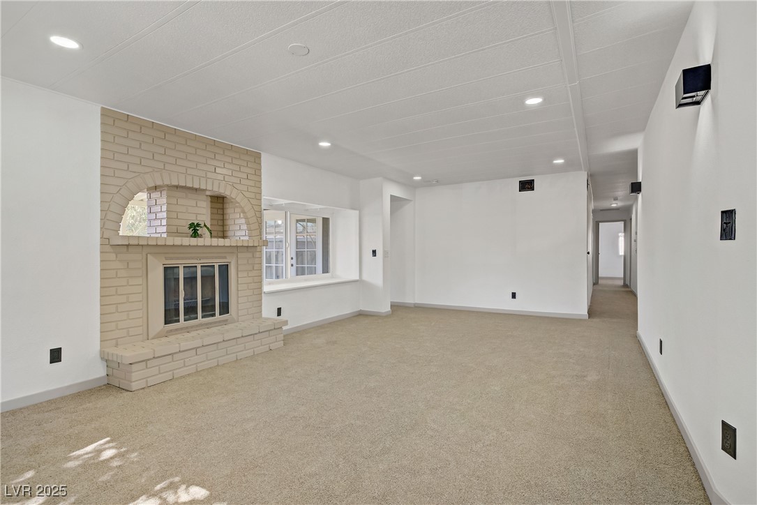 153 Sir Thomas Drive Property Photo 5