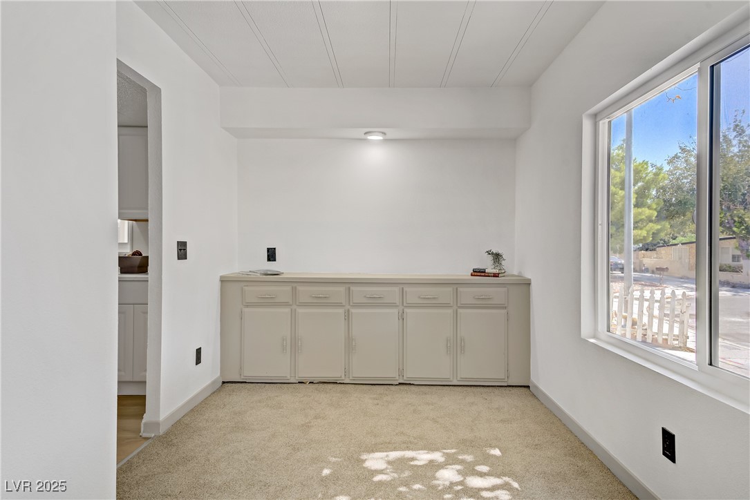 153 Sir Thomas Drive Property Photo 6