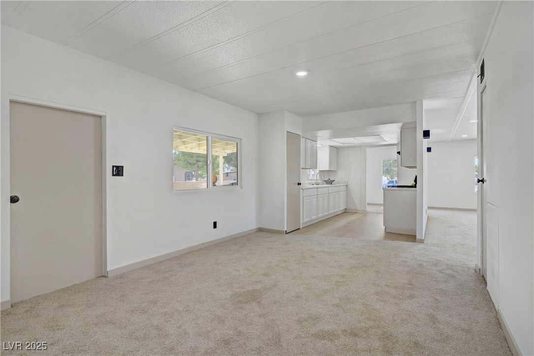 153 Sir Thomas Drive Property Photo 12