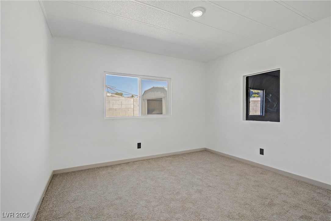 153 Sir Thomas Drive Property Photo 18