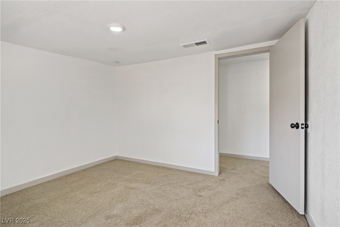 153 Sir Thomas Drive Property Photo 23