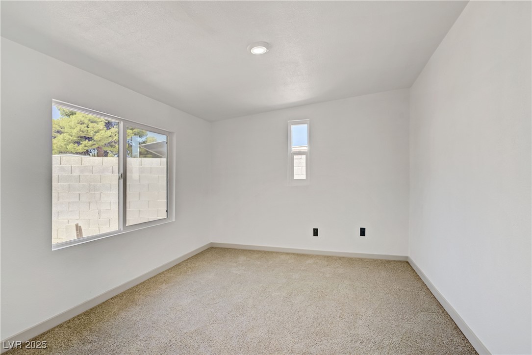 153 Sir Thomas Drive Property Photo 24