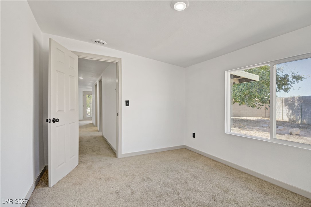 153 Sir Thomas Drive Property Photo 25