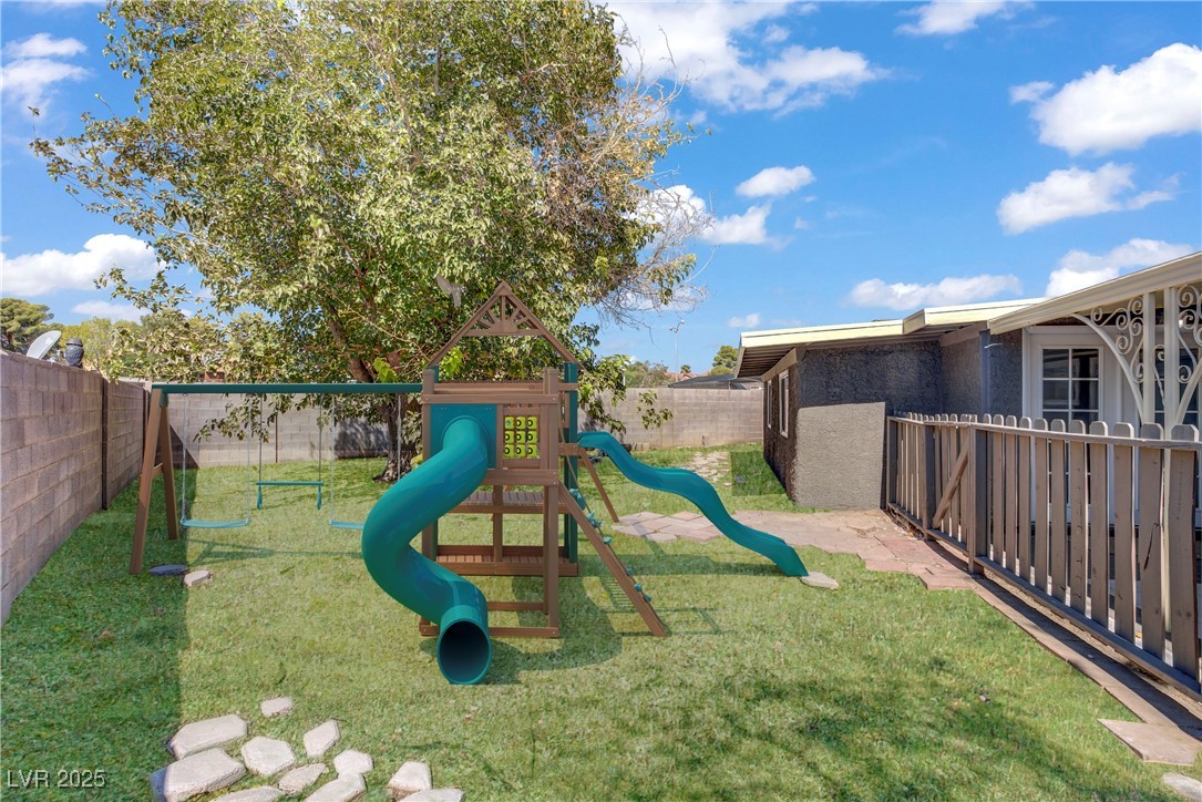 153 Sir Thomas Drive Property Photo 29