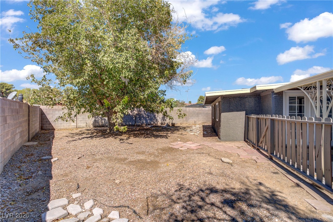 153 Sir Thomas Drive Property Photo 30
