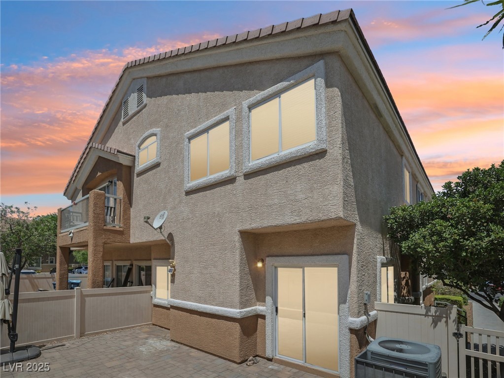 8689 Horizon Wind Avenue 103 Property Photo 3