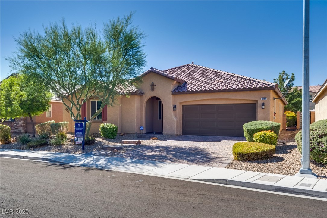 8885 Kenzie Cove Drive Property Photo 1