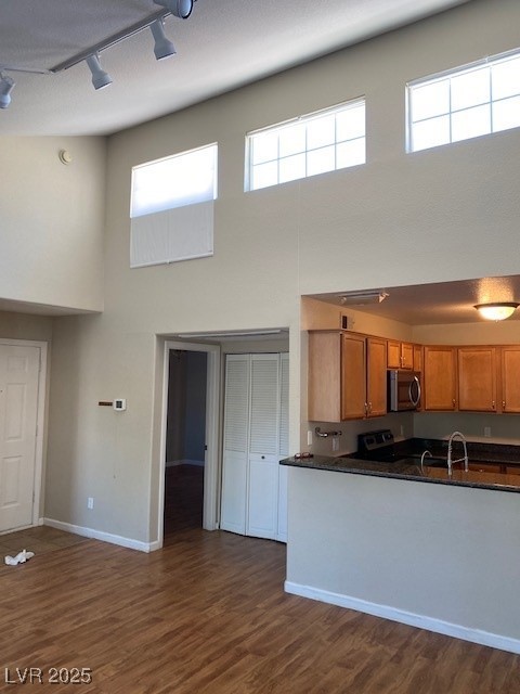 9325 West Desert Inn Road 289 Property Photo 4