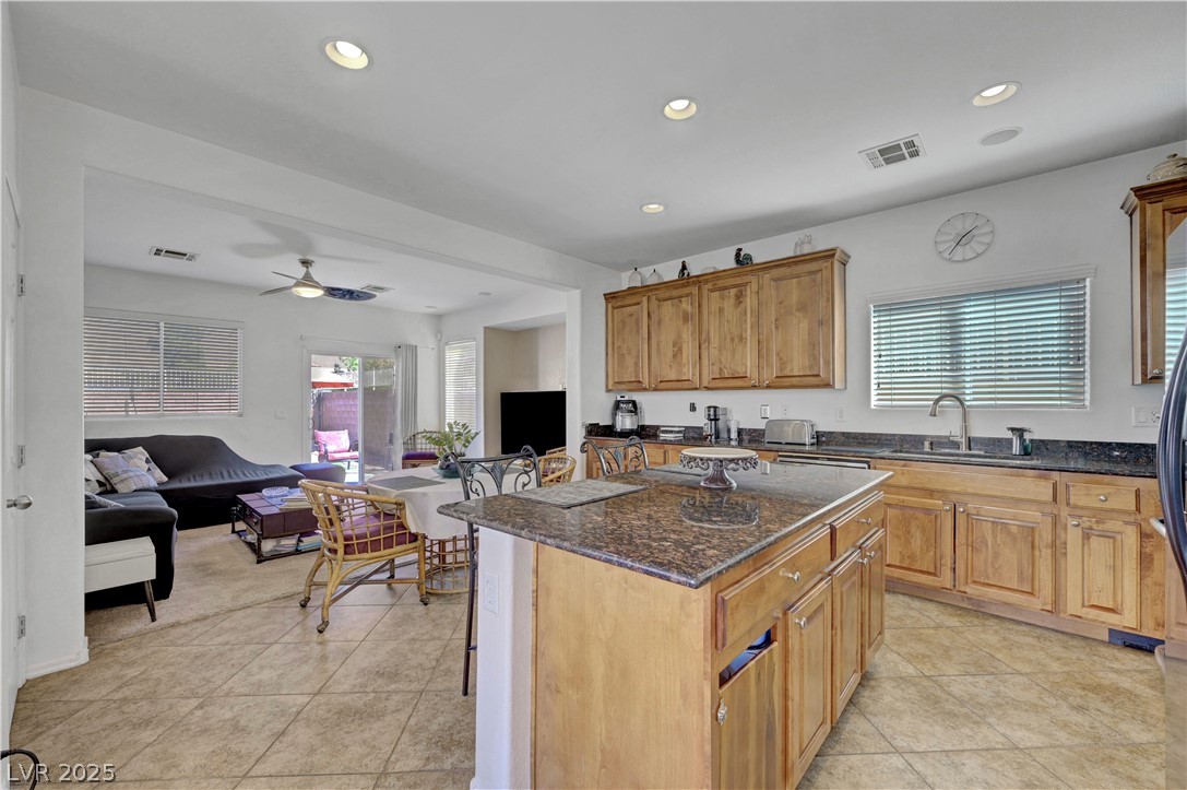 7384 Emerald Glow Street Property Photo 12