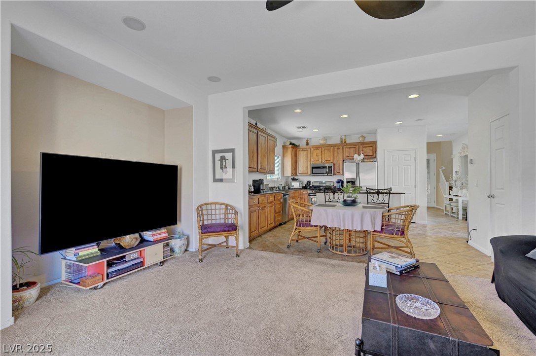 7384 Emerald Glow Street Property Photo 17