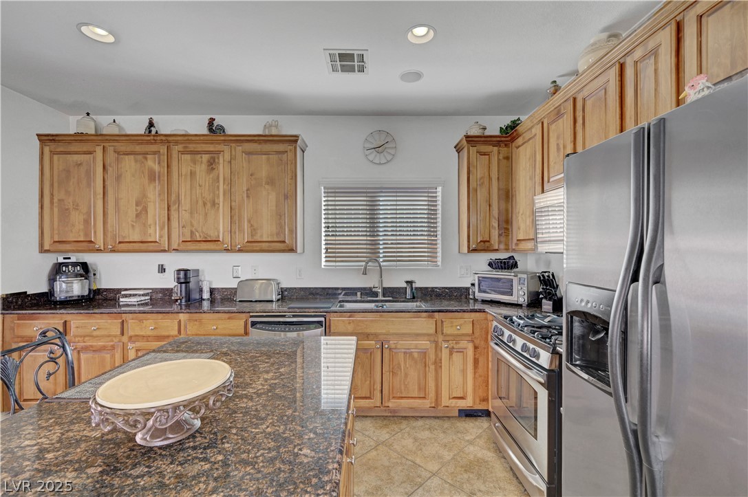 7384 Emerald Glow Street Property Photo 22