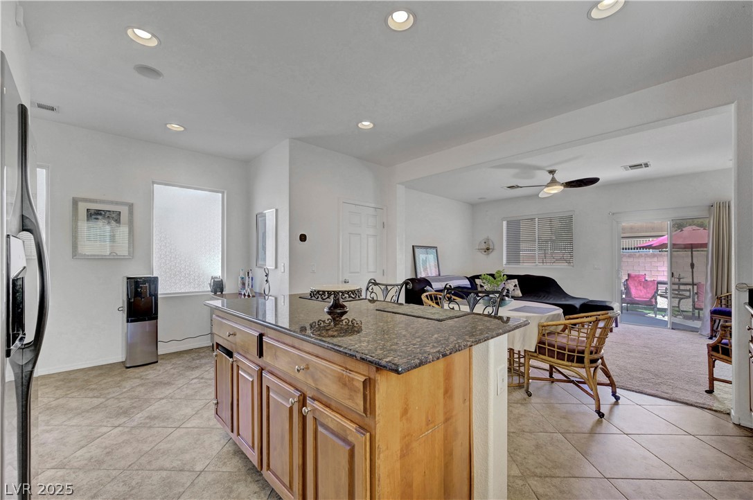 7384 Emerald Glow Street Property Photo 23