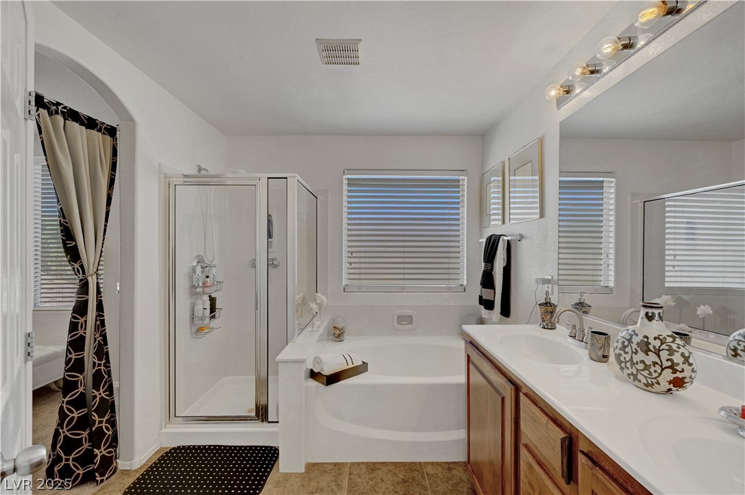 7384 Emerald Glow Street Property Photo 32