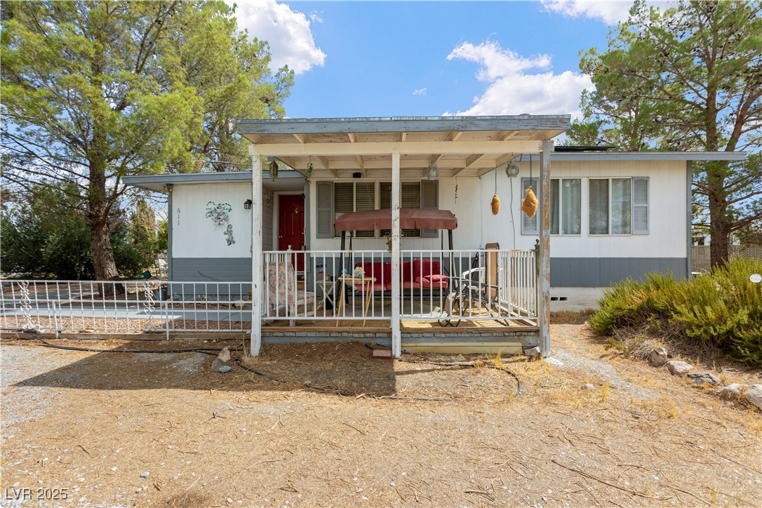 611 South Woodchips Road Property Photo 1