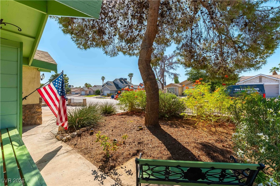 7150 Mountain Moss Drive Property Photo 3