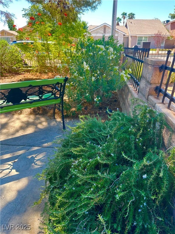 7150 Mountain Moss Drive Property Photo 8