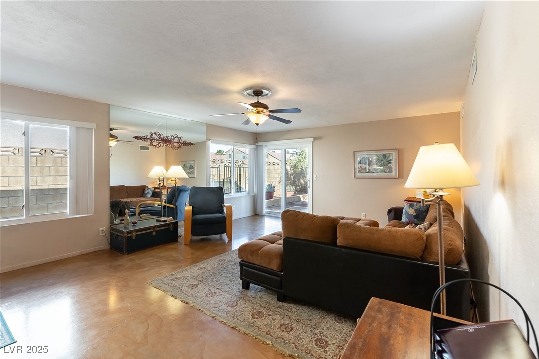 7150 Mountain Moss Drive Property Photo 16