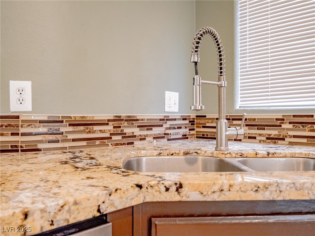 11038 African Sunset Street Property Photo 9