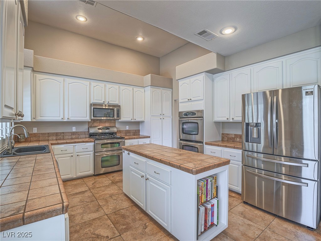 8412 Eagle Eye Avenue Property Photo 12