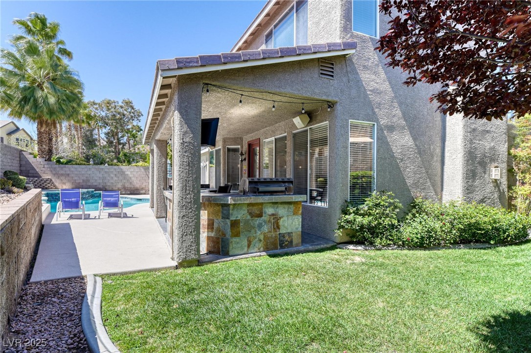 2285 Moresca Avenue Property Photo 4