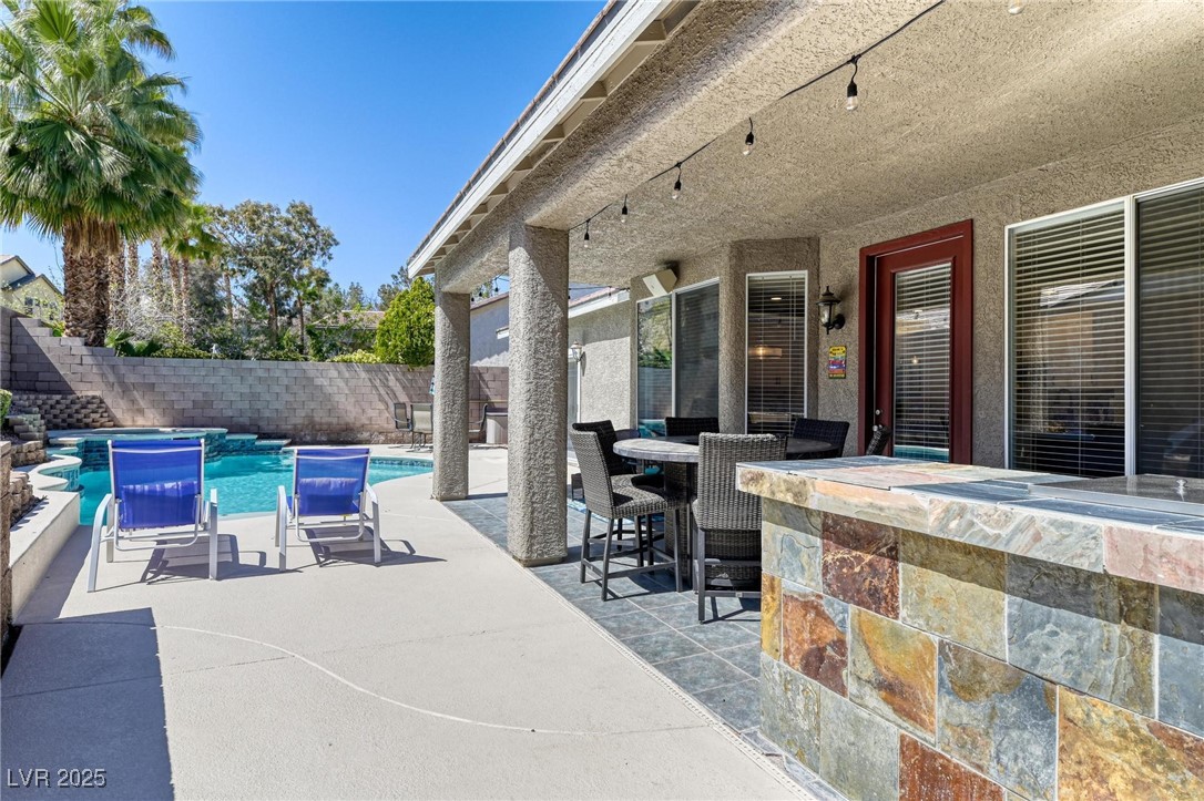 2285 Moresca Avenue Property Photo 5