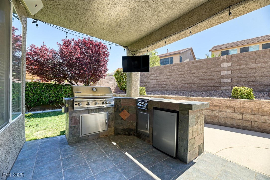 2285 Moresca Avenue Property Photo 7