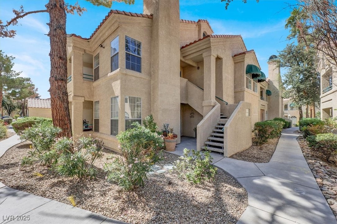 2251 Wigwam Parkway 1323 Property Photo 2