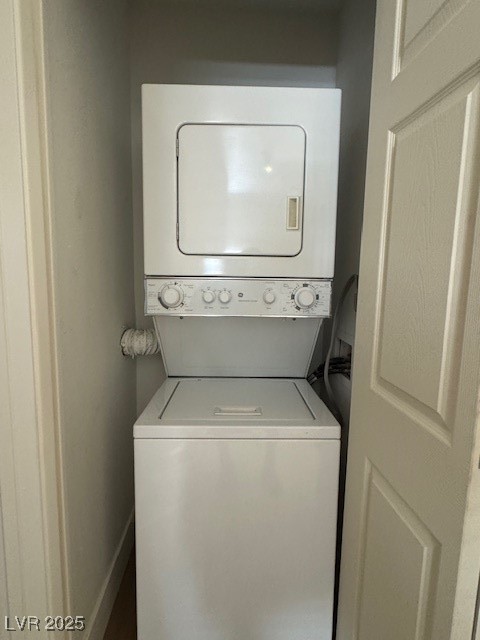 450 Elm Drive 205 Property Photo 25