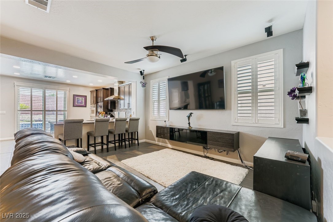 5568 Trilling Bird Drive Property Photo 6