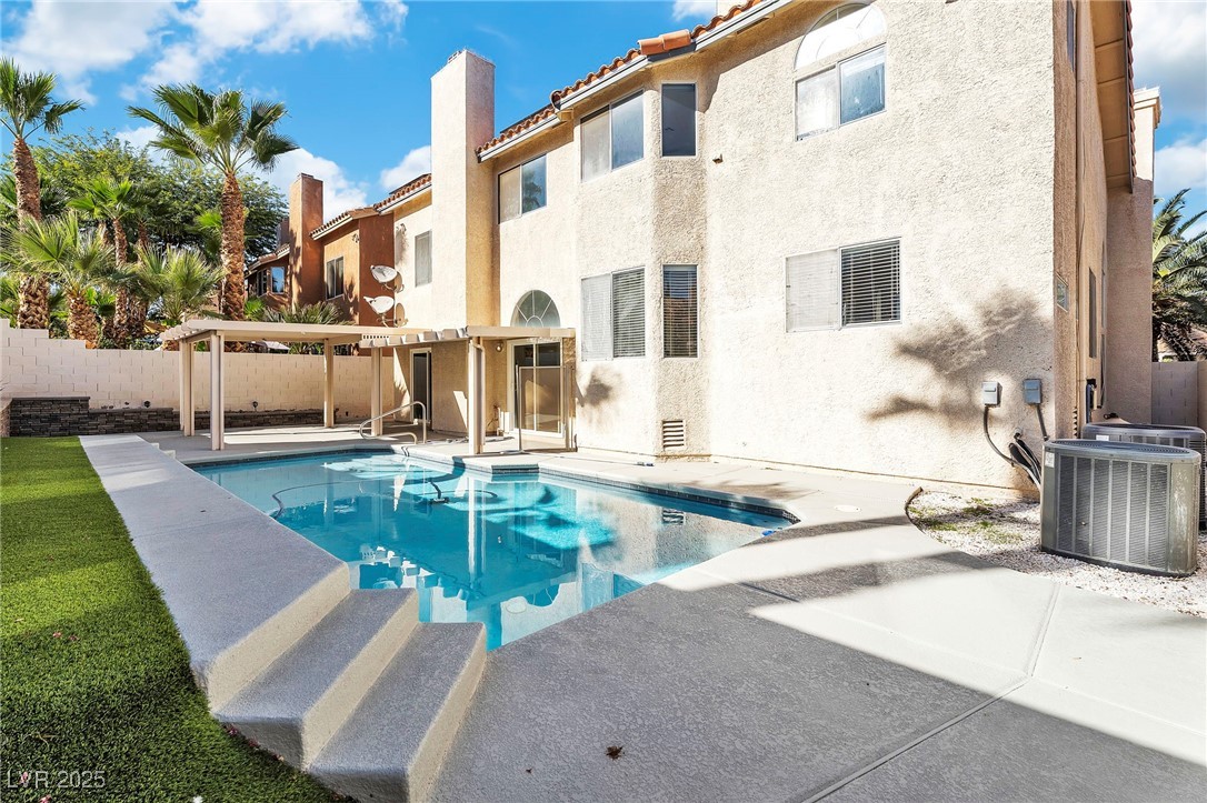 8233 Tivoli Cove Drive Property Photo 1