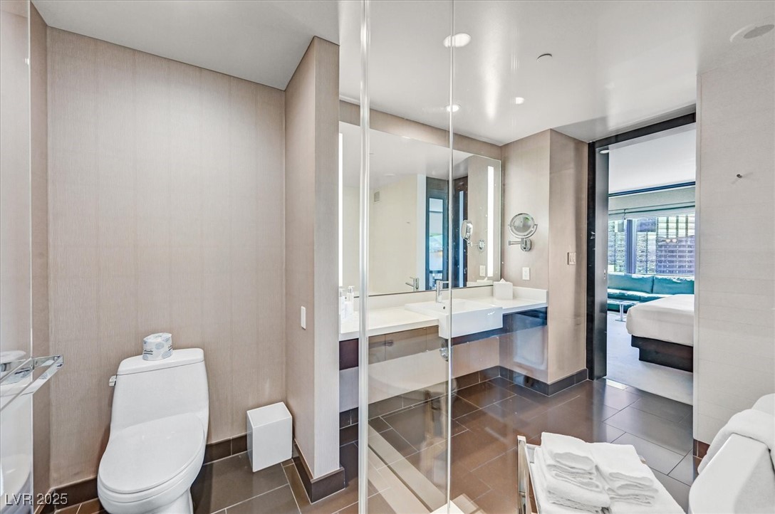 2600 West Harmon Avenue 22039 Property Photo 14