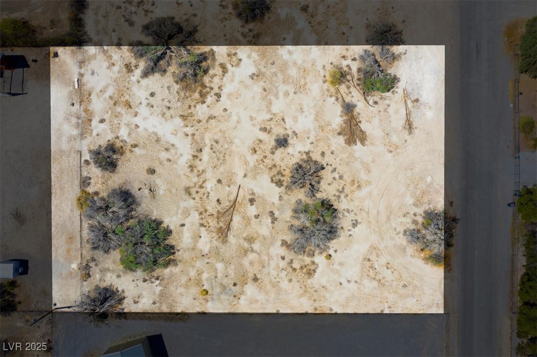 1921 West Dyer Road Property Photo 5