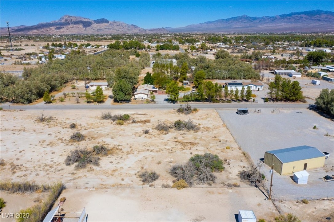 1921 West Dyer Road Property Photo 15