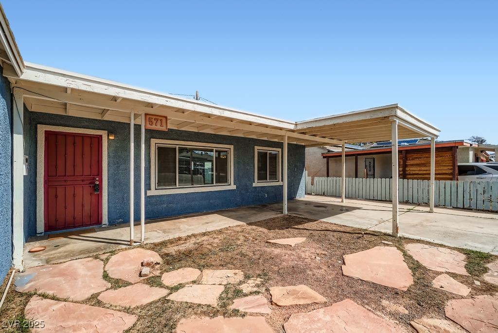 571 Blackmore Drive Property Photo 4