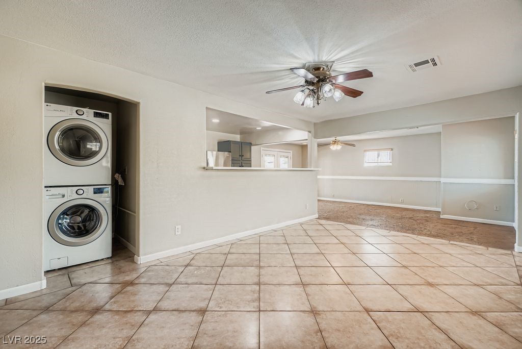 571 Blackmore Drive Property Photo 5