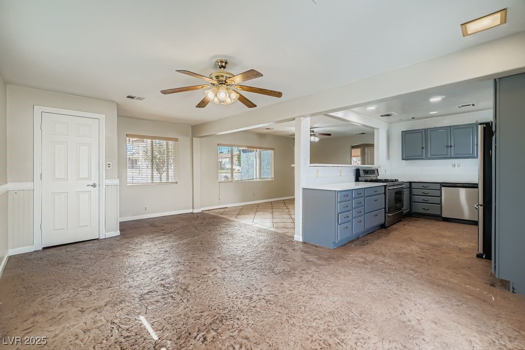 571 Blackmore Drive Property Photo 9