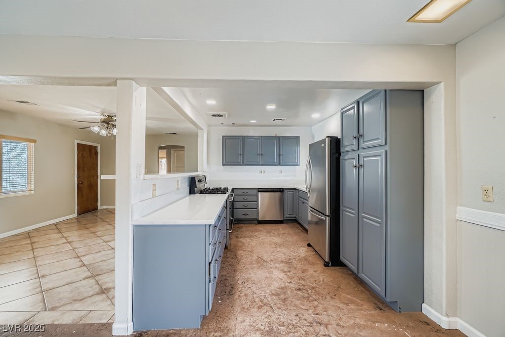 571 Blackmore Drive Property Photo 10